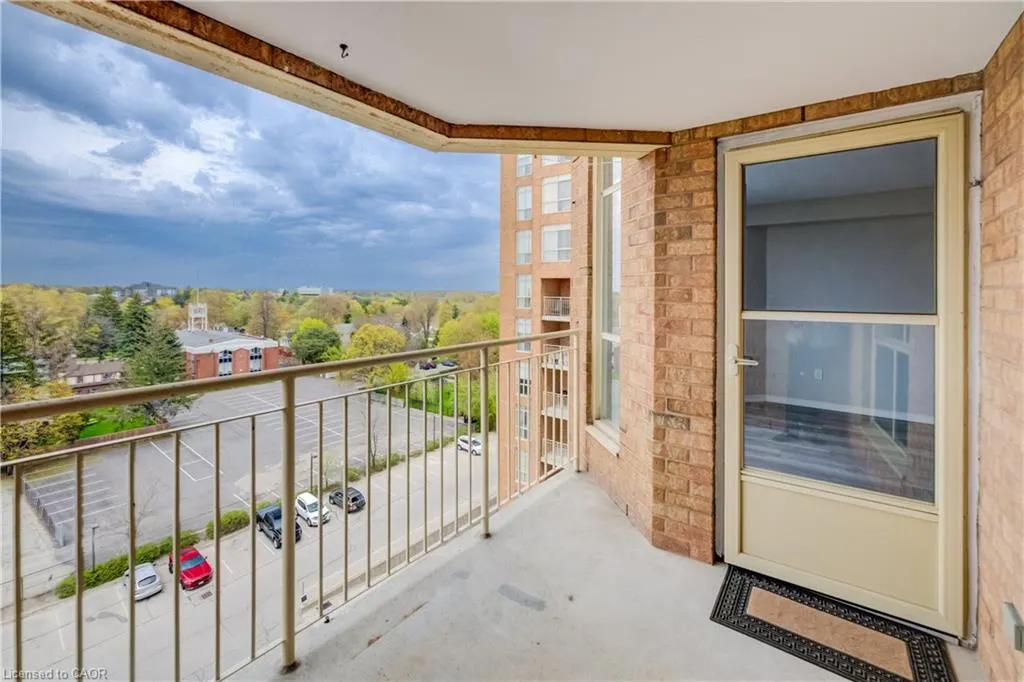 1414 King Street E #802