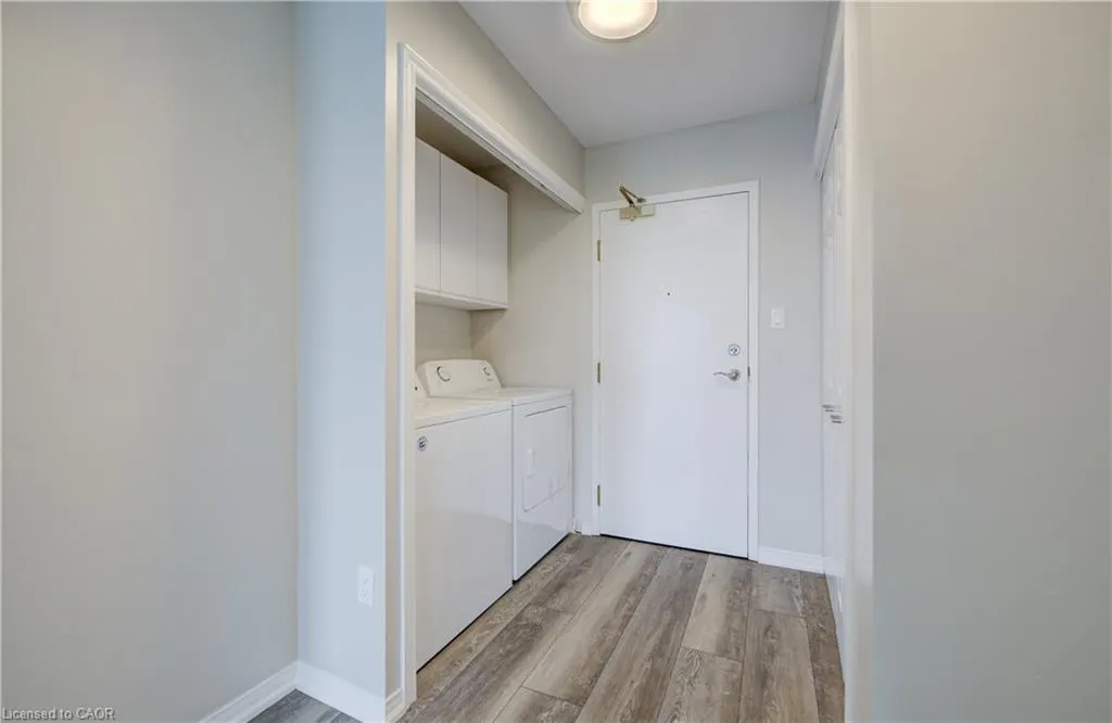 1414 King Street E #802
