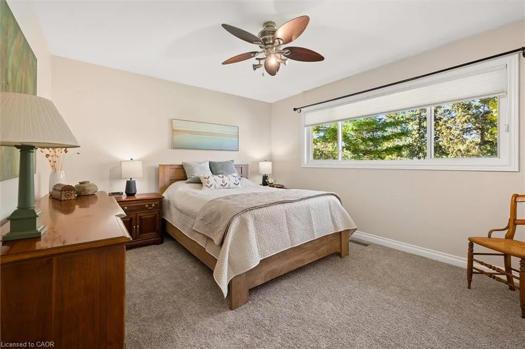 18 Evelyn Crescent