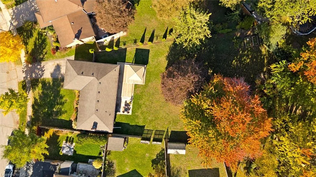 18 Evelyn Crescent