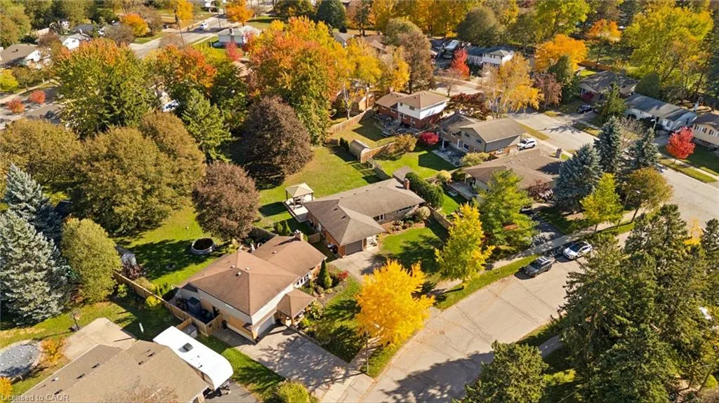 18 Evelyn Crescent