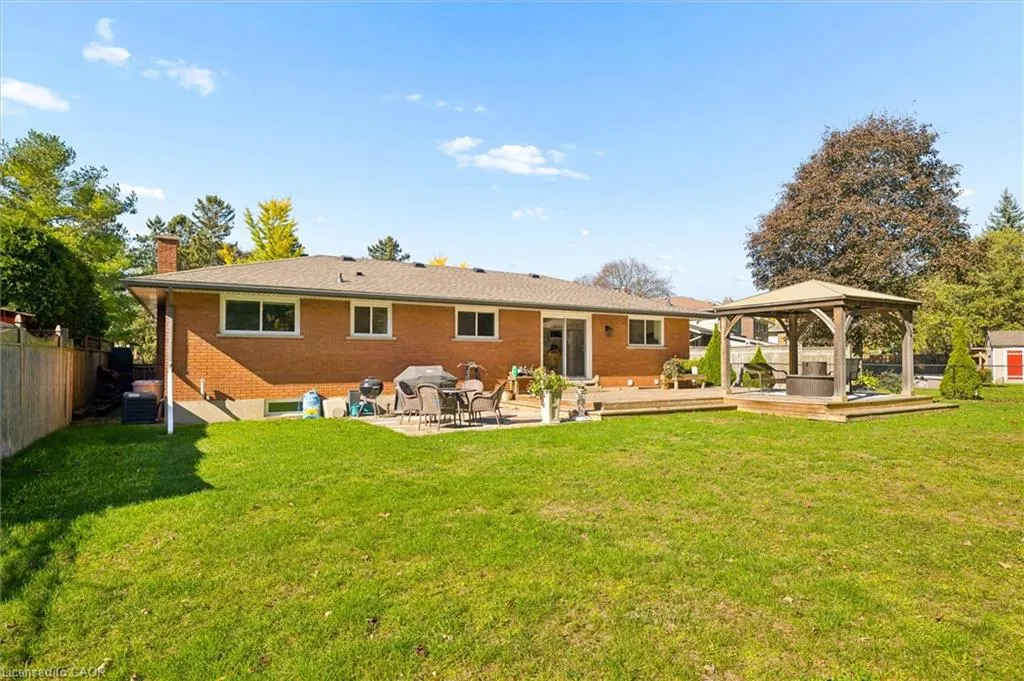 18 Evelyn Crescent