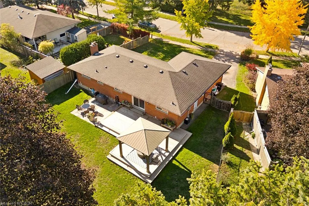 18 Evelyn Crescent