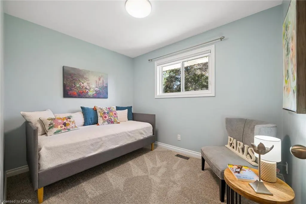 18 Evelyn Crescent