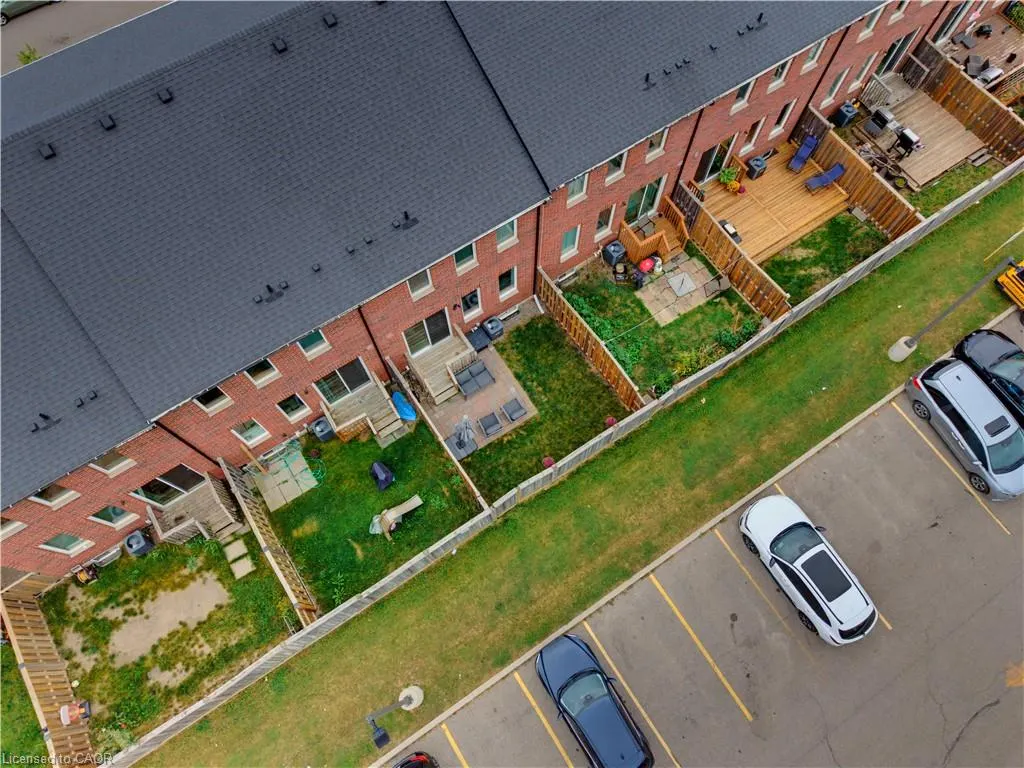 739 Banks Crescent