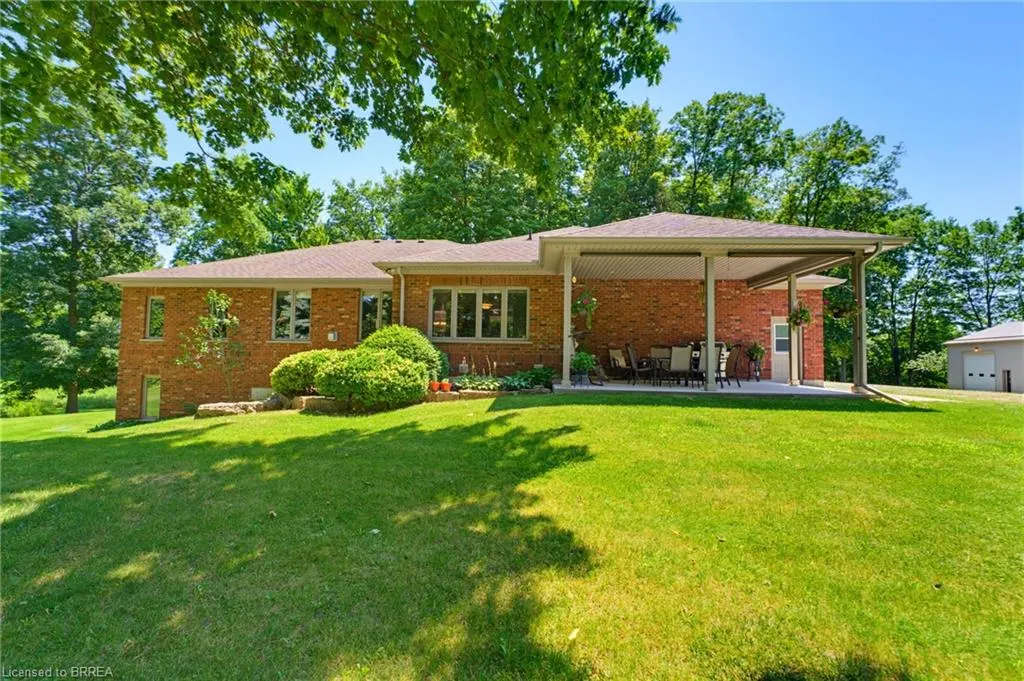 301 Governors Road E