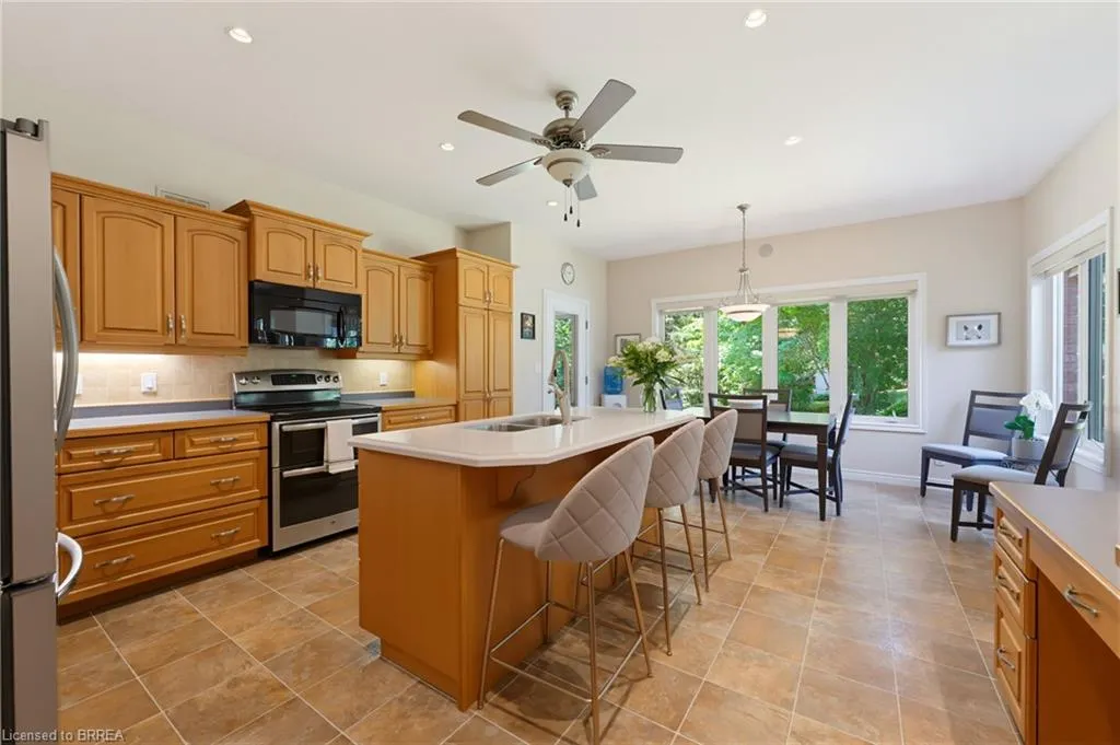 301 Governors Road E