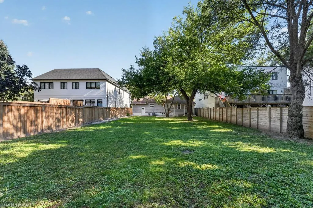 1024 Roosevelt Road