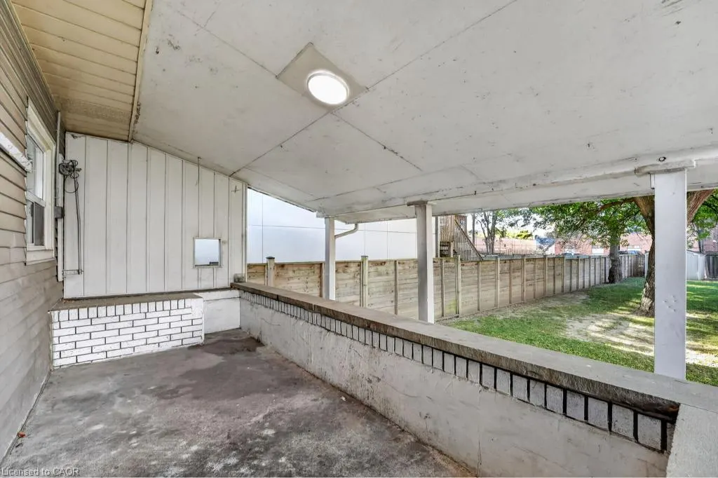1024 Roosevelt Road