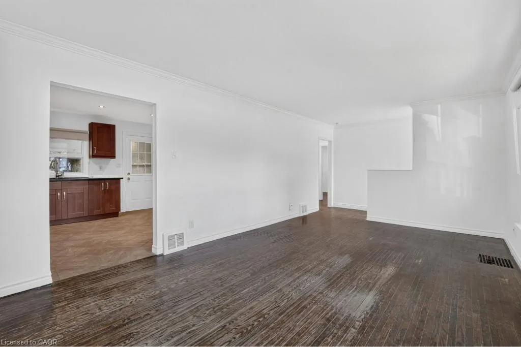 1024 Roosevelt Road