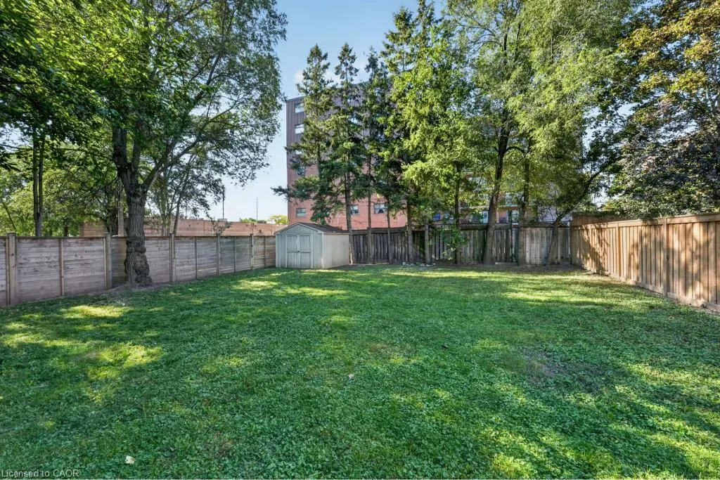 1024 Roosevelt Road