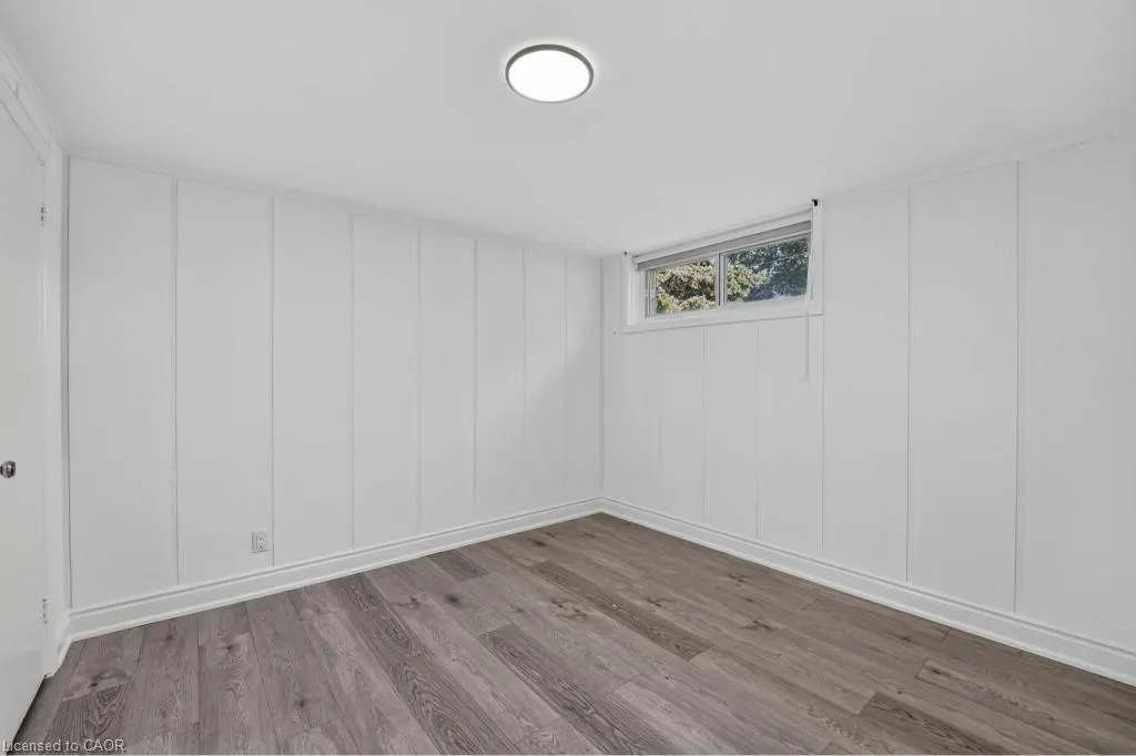 1024 Roosevelt Road