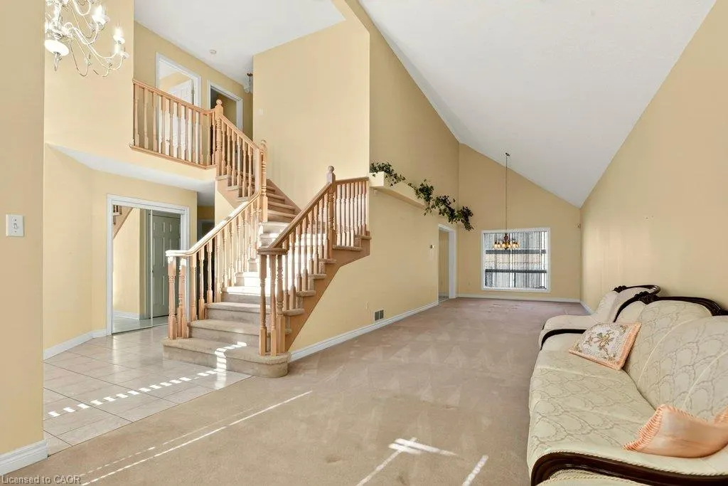 13 Chianti Crescent