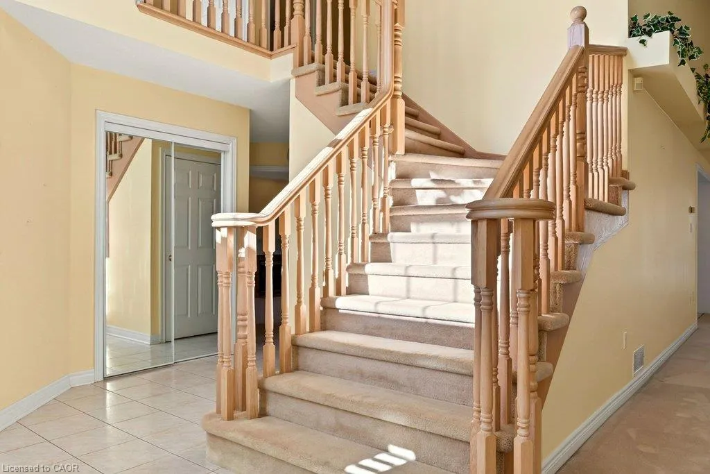 13 Chianti Crescent