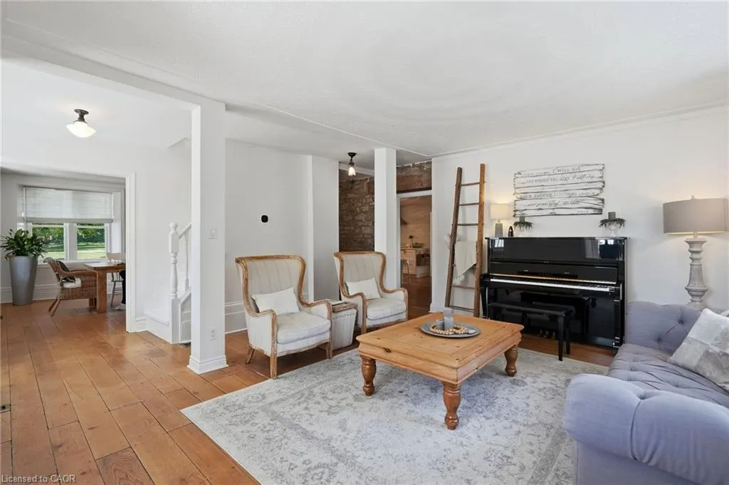 1264 Old #8 Highway