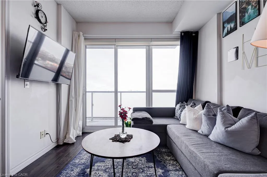 15 James Finlay Way #712