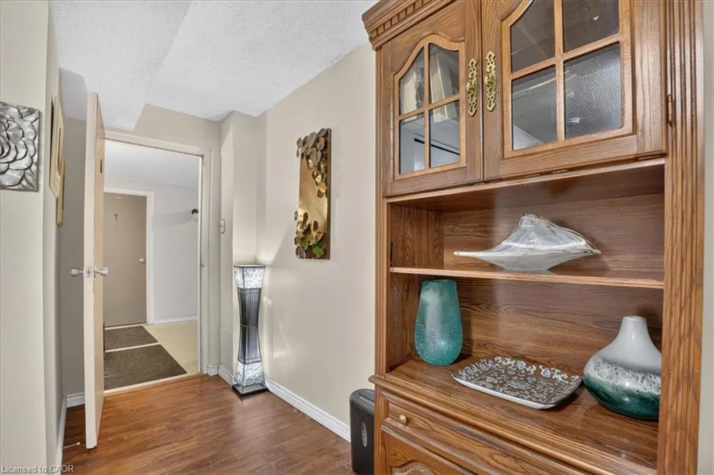 250 Kingswood Drive #6
