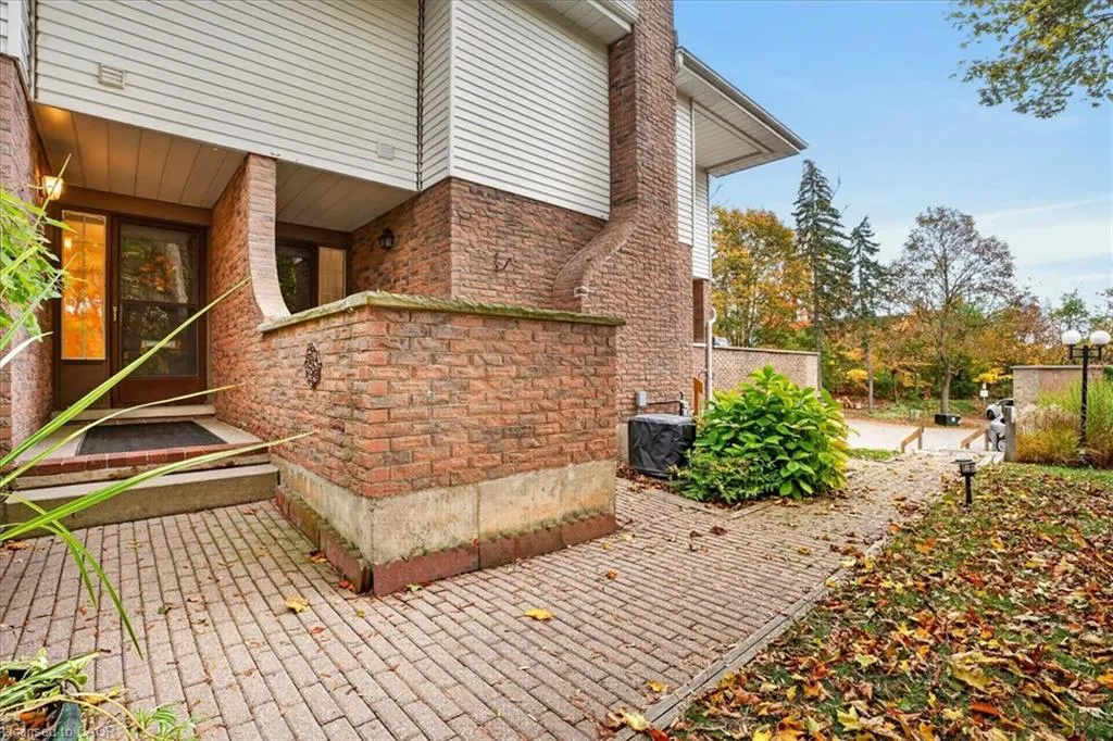 250 Kingswood Drive #6
