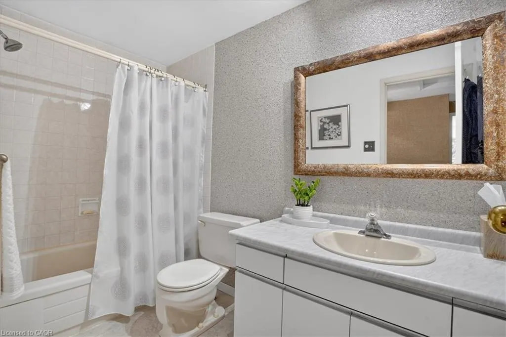 250 Kingswood Drive #6