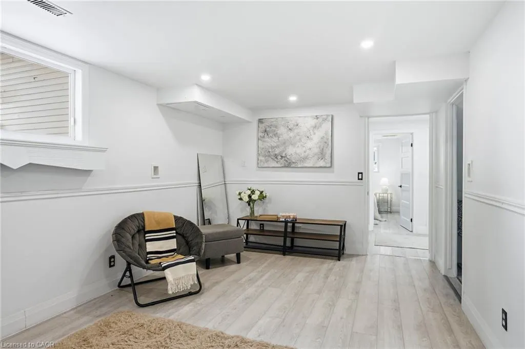 84 Elgar Avenue