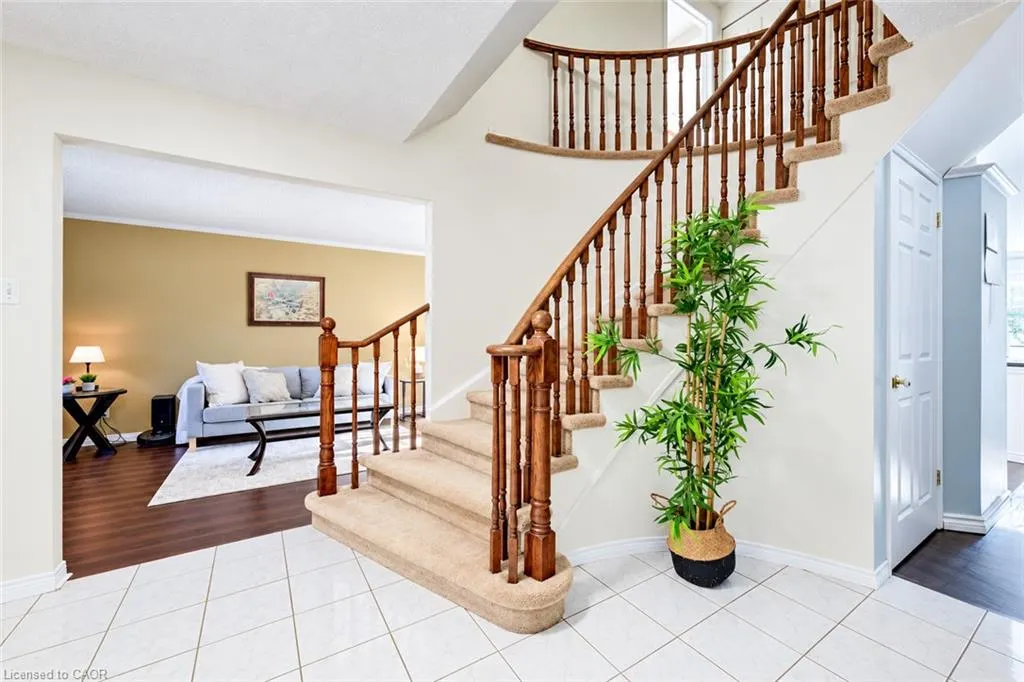 13 Gateview Drive