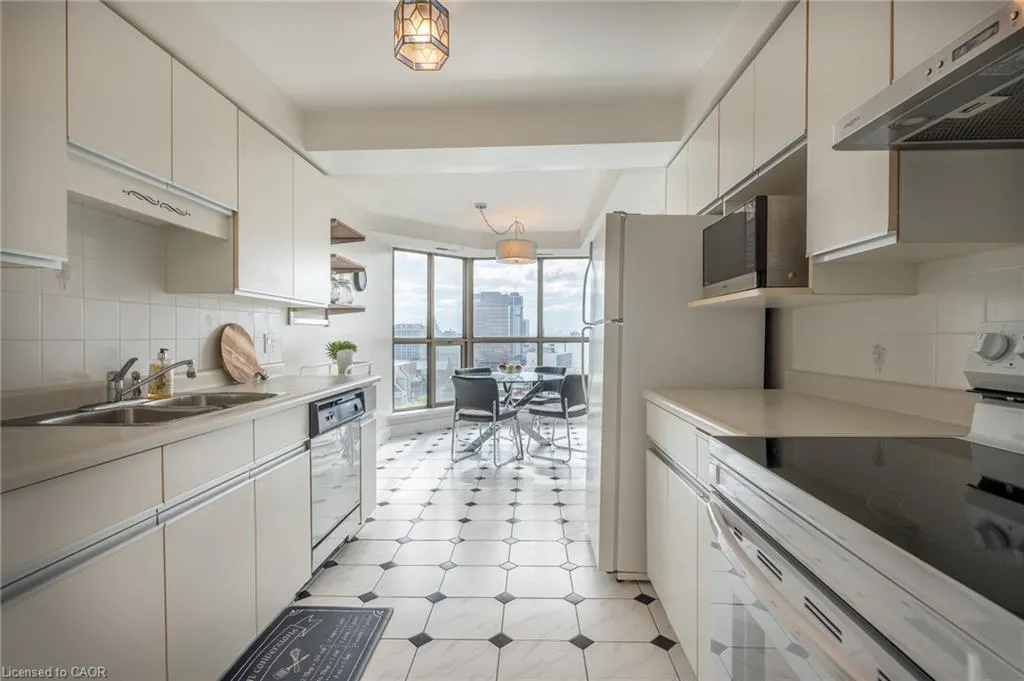 67 Caroline Street S #13A