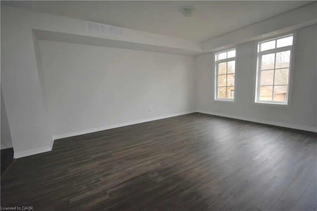 2362 New Street #4