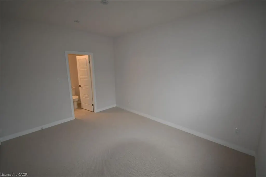 2362 New Street #4