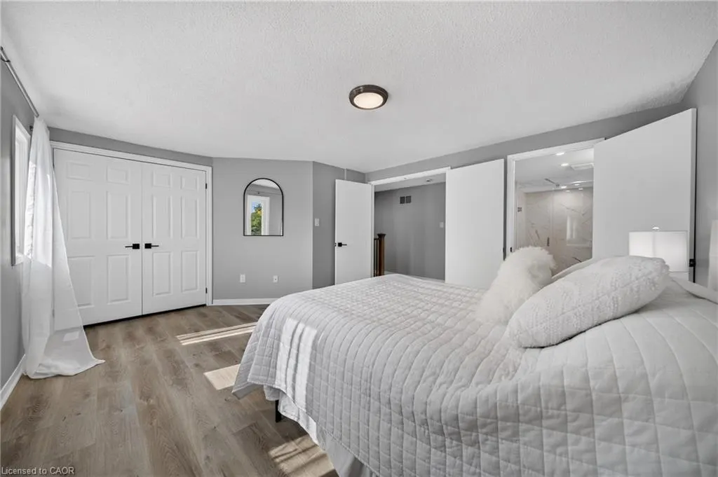 4353 Sawmill Valley Drive