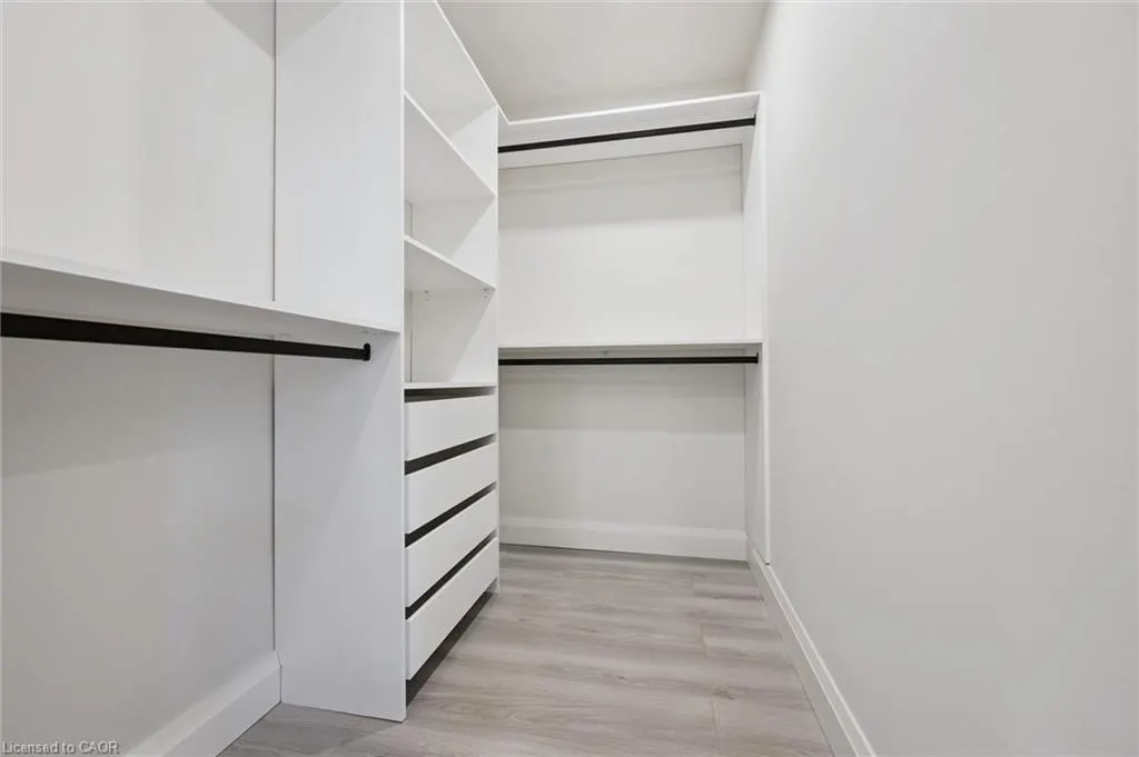 5475 Lakeshore Road #107