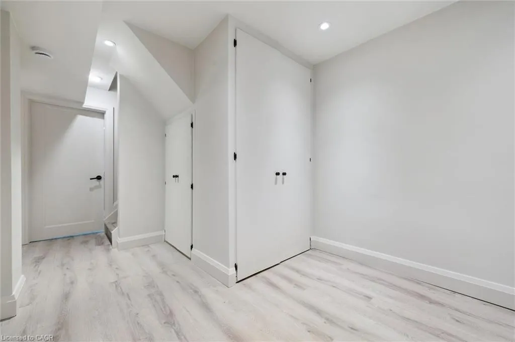 5475 Lakeshore Road #107