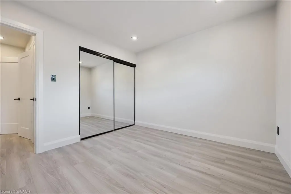 5475 Lakeshore Road #107