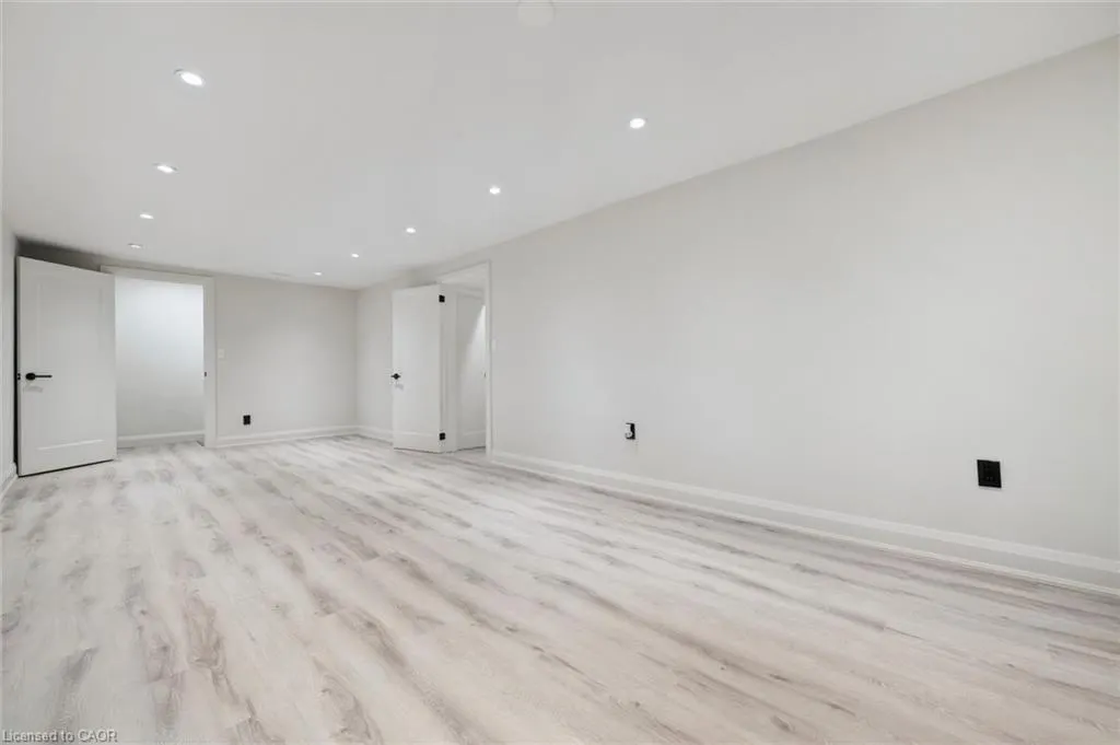 5475 Lakeshore Road #107