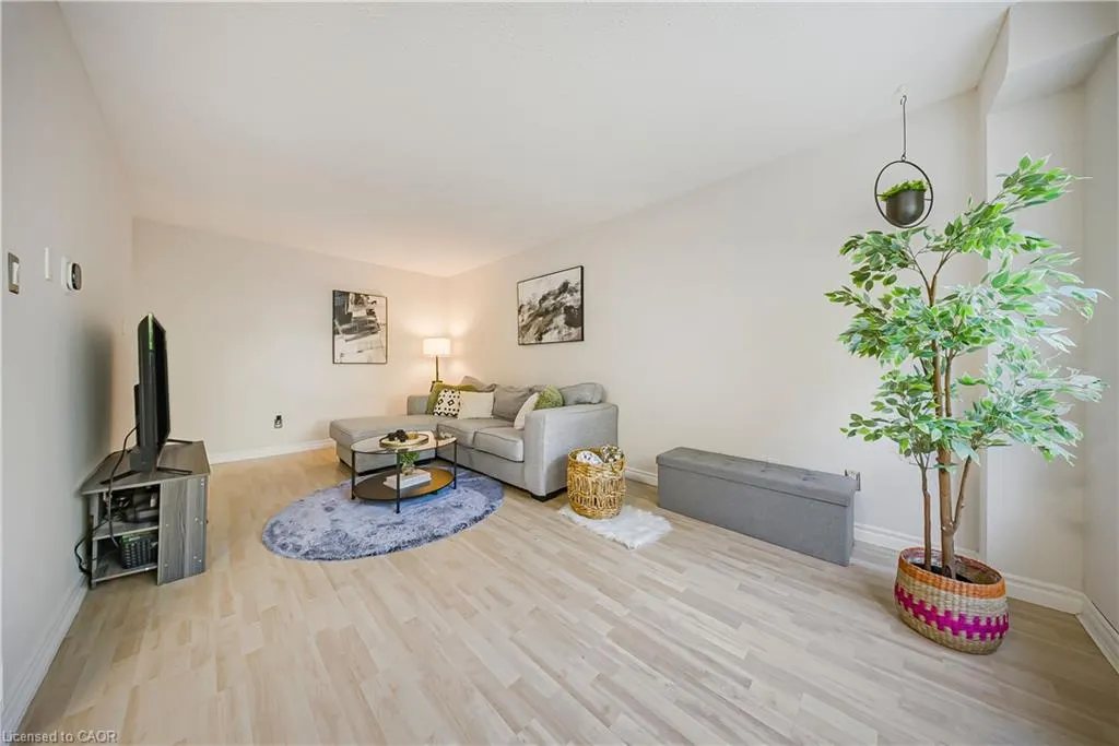 391 Pioneer Drive #3