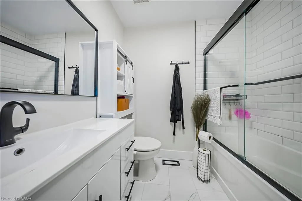 391 Pioneer Drive #3