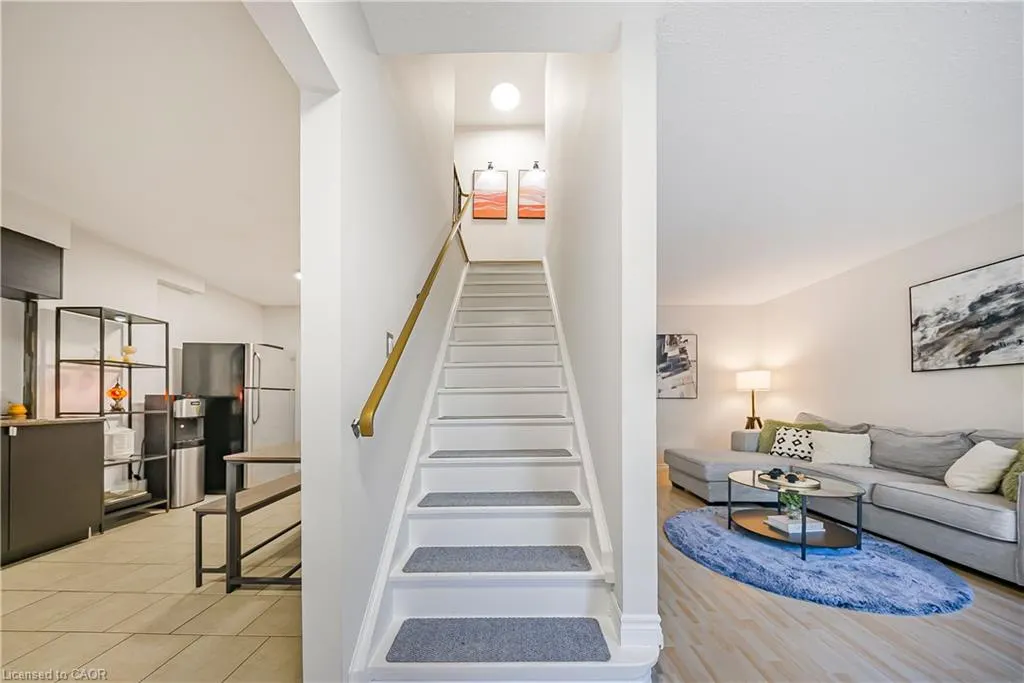 391 Pioneer Drive #3