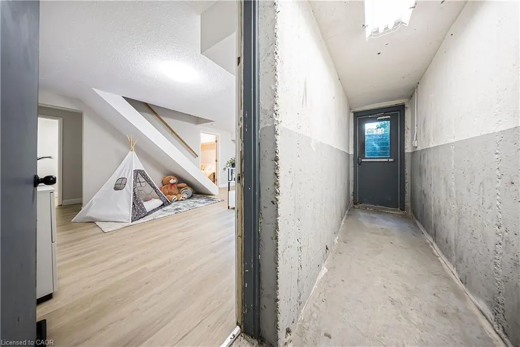 391 Pioneer Drive #3