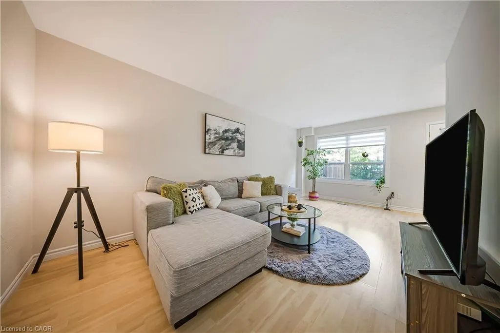 391 Pioneer Drive #3