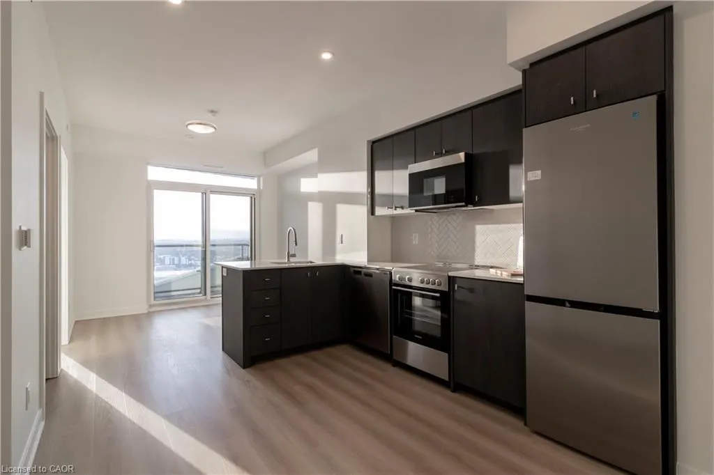 25 Wellington Street S #2804