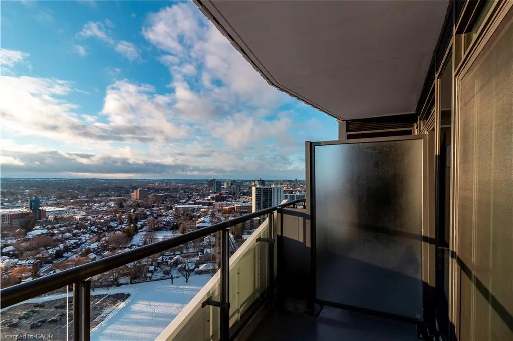25 Wellington Street S #2804