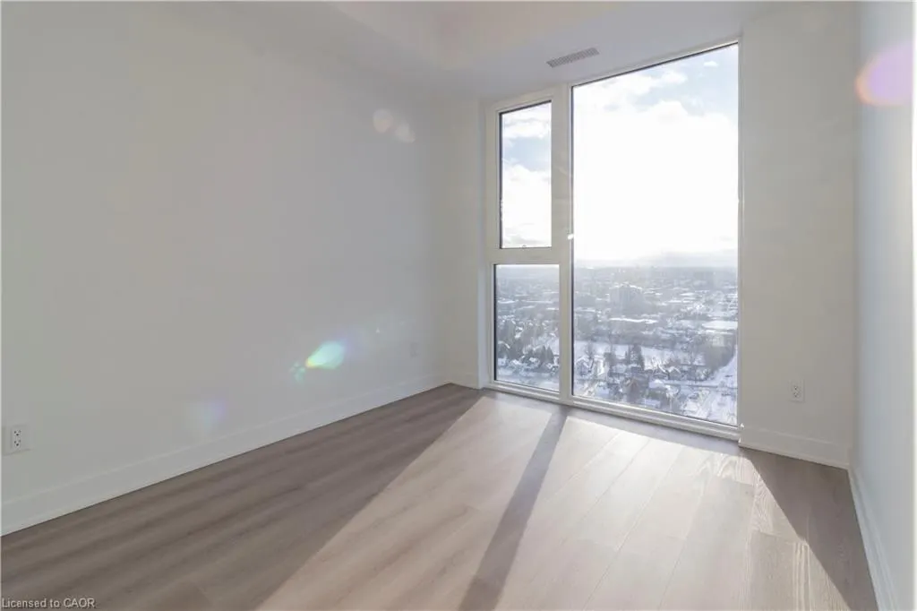 25 Wellington Street S #2804