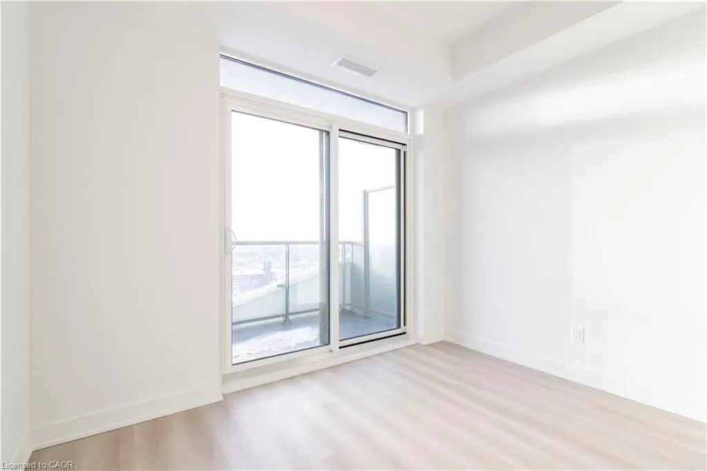25 Wellington Street S #2804