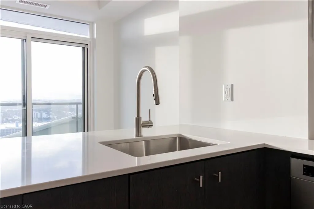 25 Wellington Street S #2804