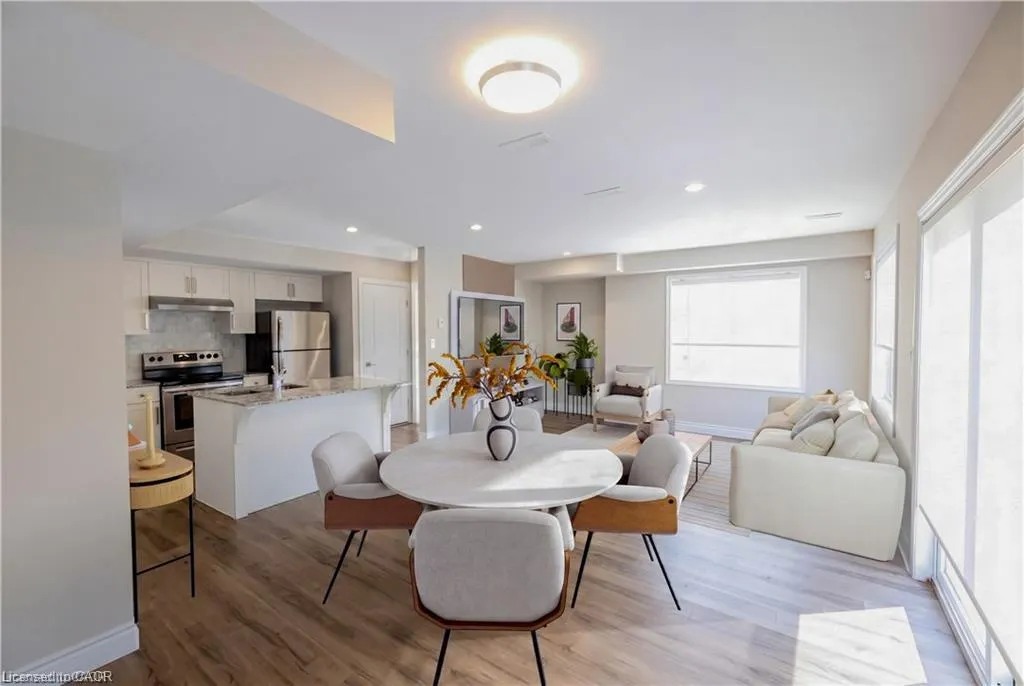 19 King Street W #2