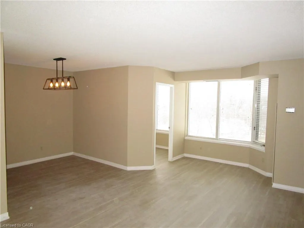 180 Limeridge Road W #401