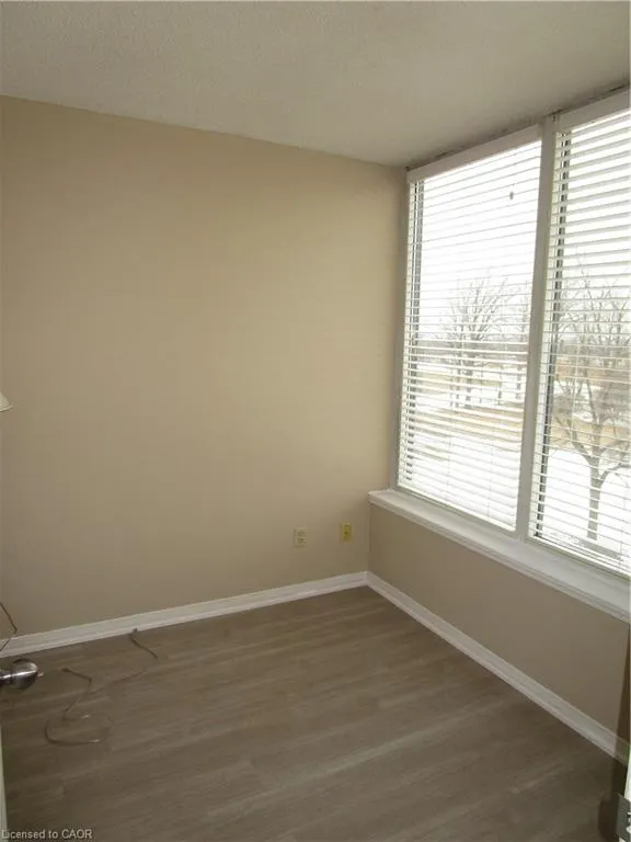 180 Limeridge Road W #401