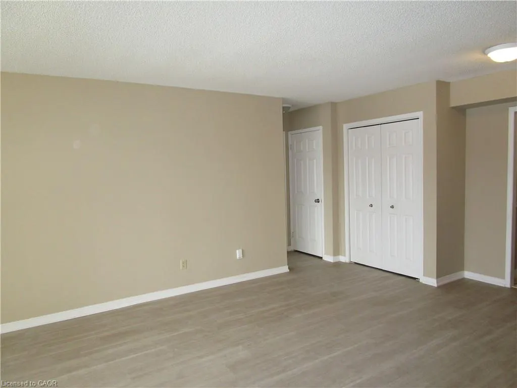 180 Limeridge Road W #401