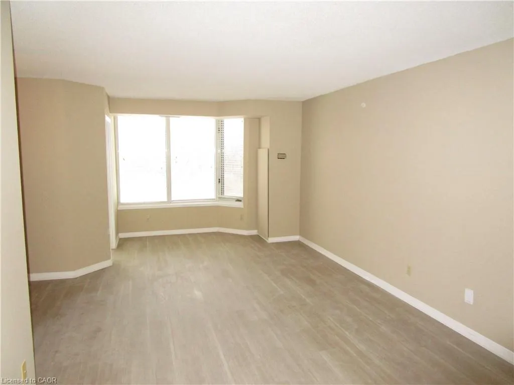 180 Limeridge Road W #401