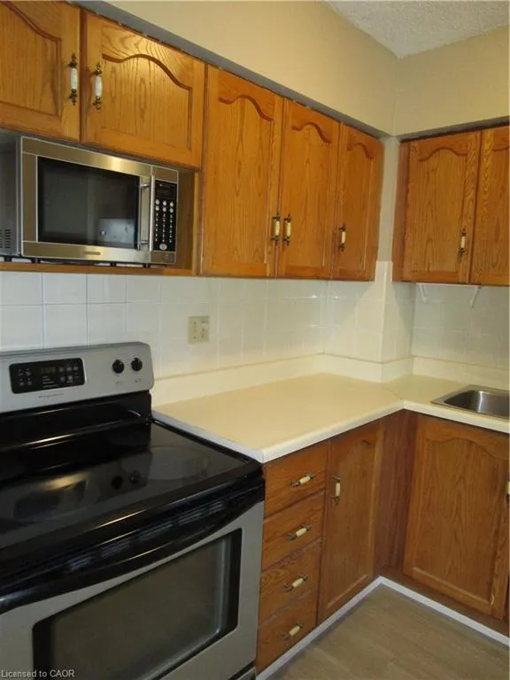 180 Limeridge Road W #401