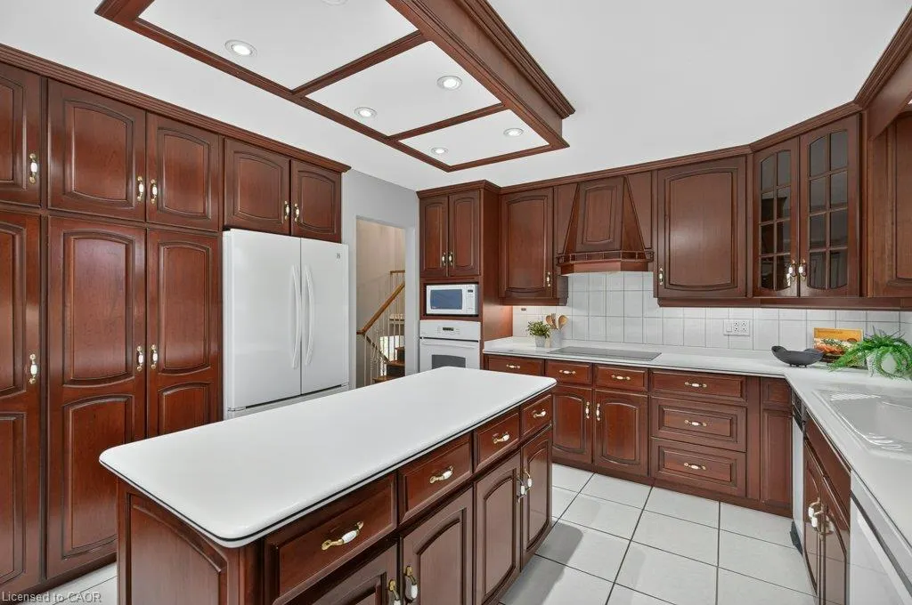 600 Holly Hill Crescent